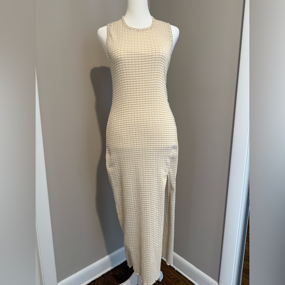 Aritzia brand Wilfred size M sleeveless midi dress frill detail w Slit & slip
